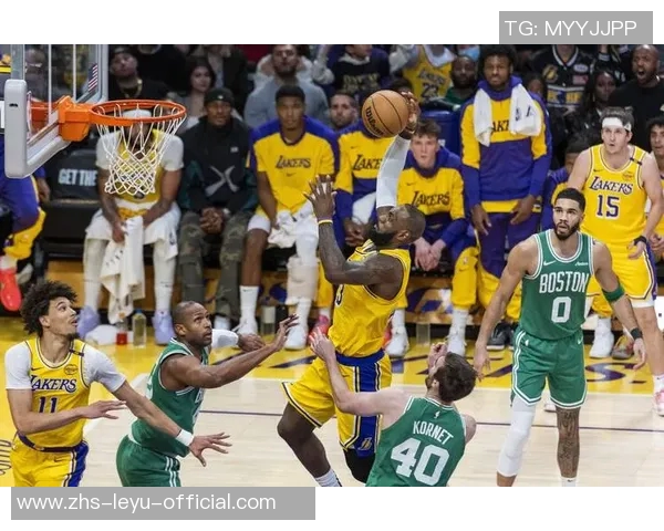 2017年NBA总决赛勇士与骑士的巅峰对决回顾与精彩瞬间解析